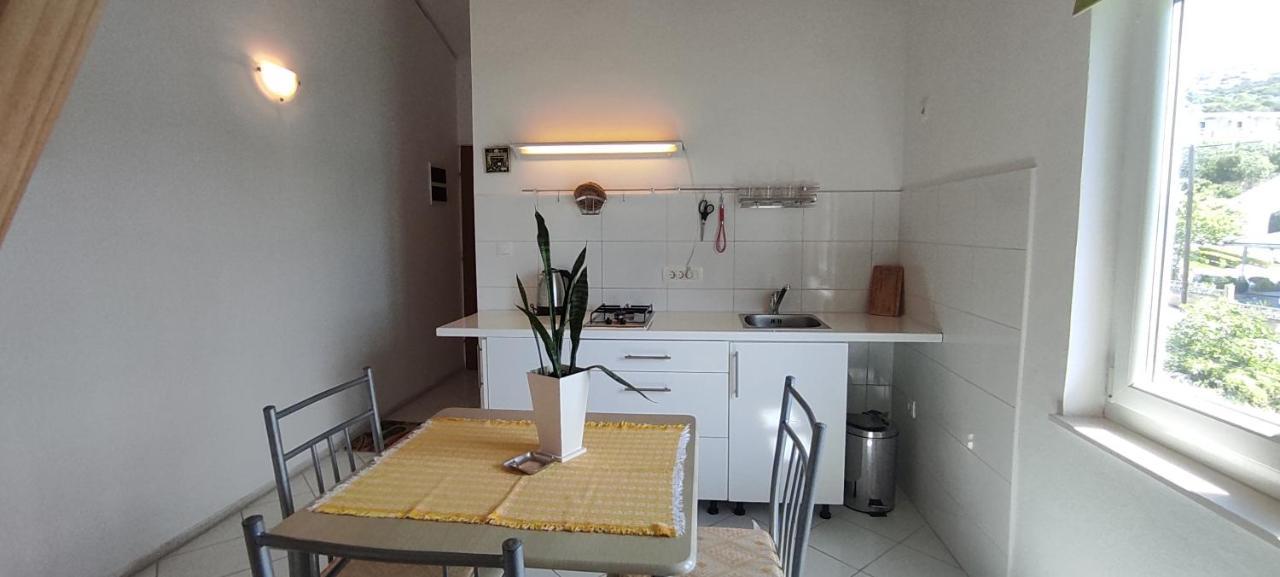 Sea Breeze Apartments With Private Beach And Boat Anchorage Stara Novalja Exterior foto