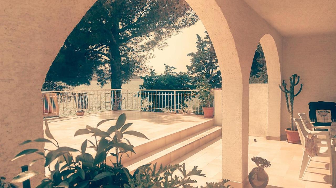 Sea Breeze Apartments With Private Beach And Boat Anchorage Stara Novalja Exterior foto