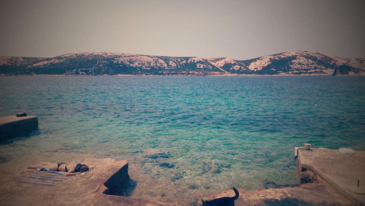 Sea Breeze Apartments With Private Beach And Boat Anchorage Stara Novalja Exterior foto