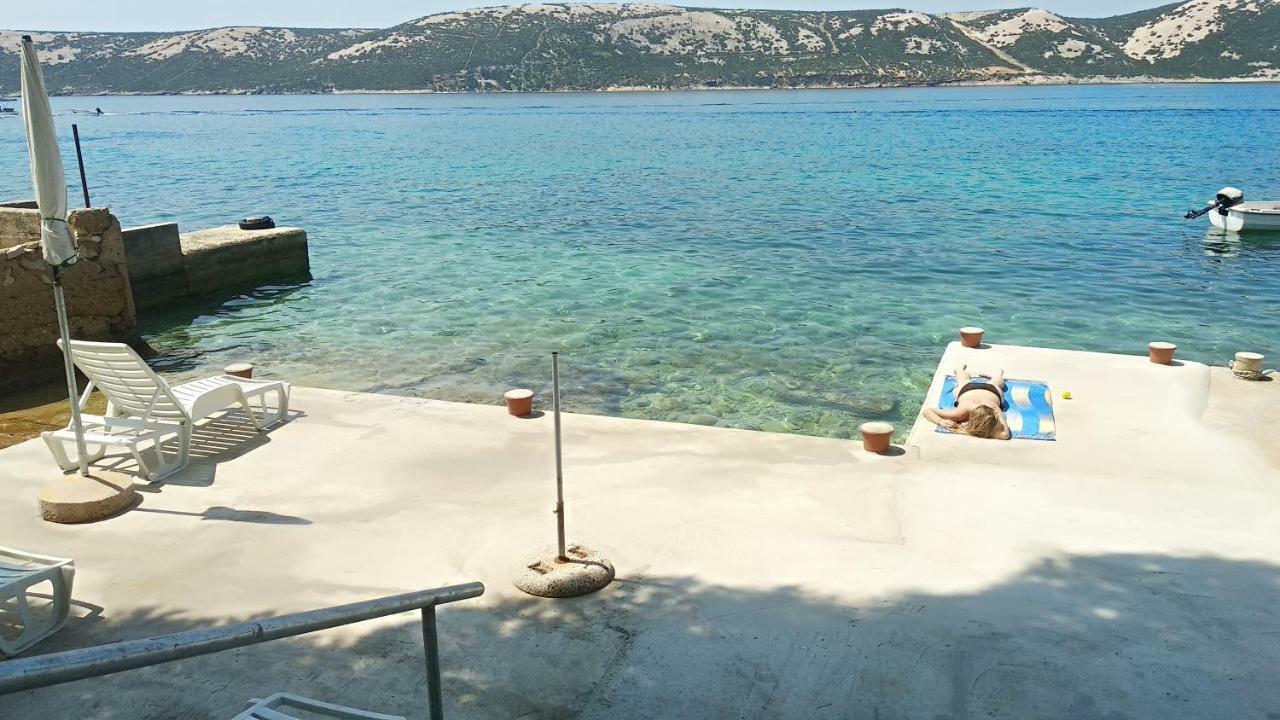 Sea Breeze Apartments With Private Beach And Boat Anchorage Stara Novalja Exterior foto